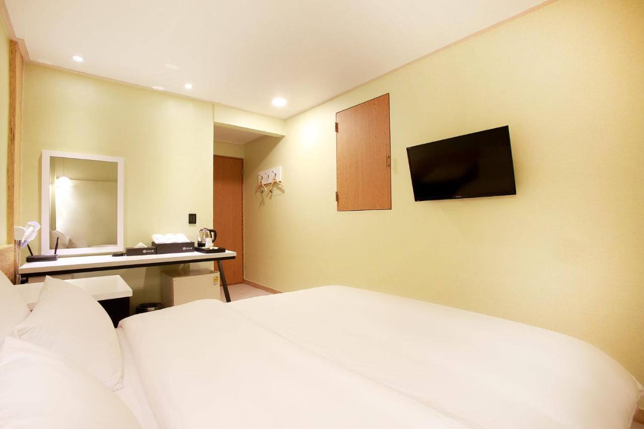 Eton Hotel Chuncheon Bagian luar foto