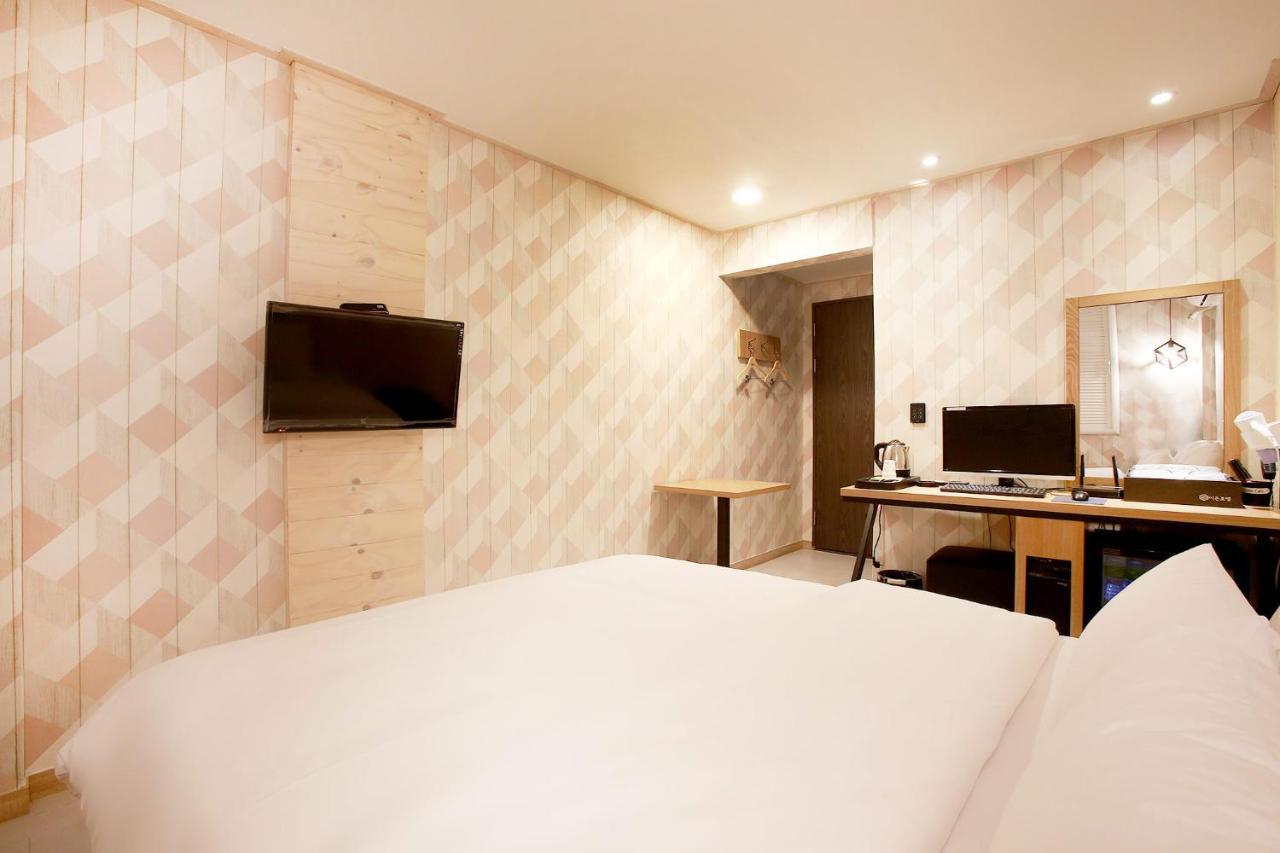 Eton Hotel Chuncheon Bagian luar foto